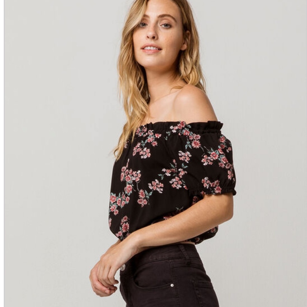 SKY & SPARROW FLORAL CROP TOP 🌸